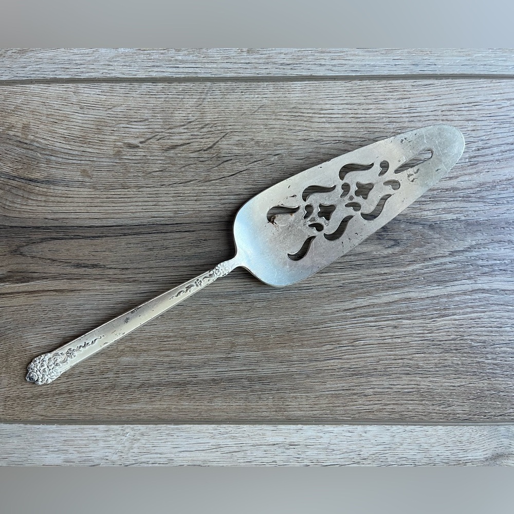 King Edward Silverplate Pierced 🥧 Pie Server